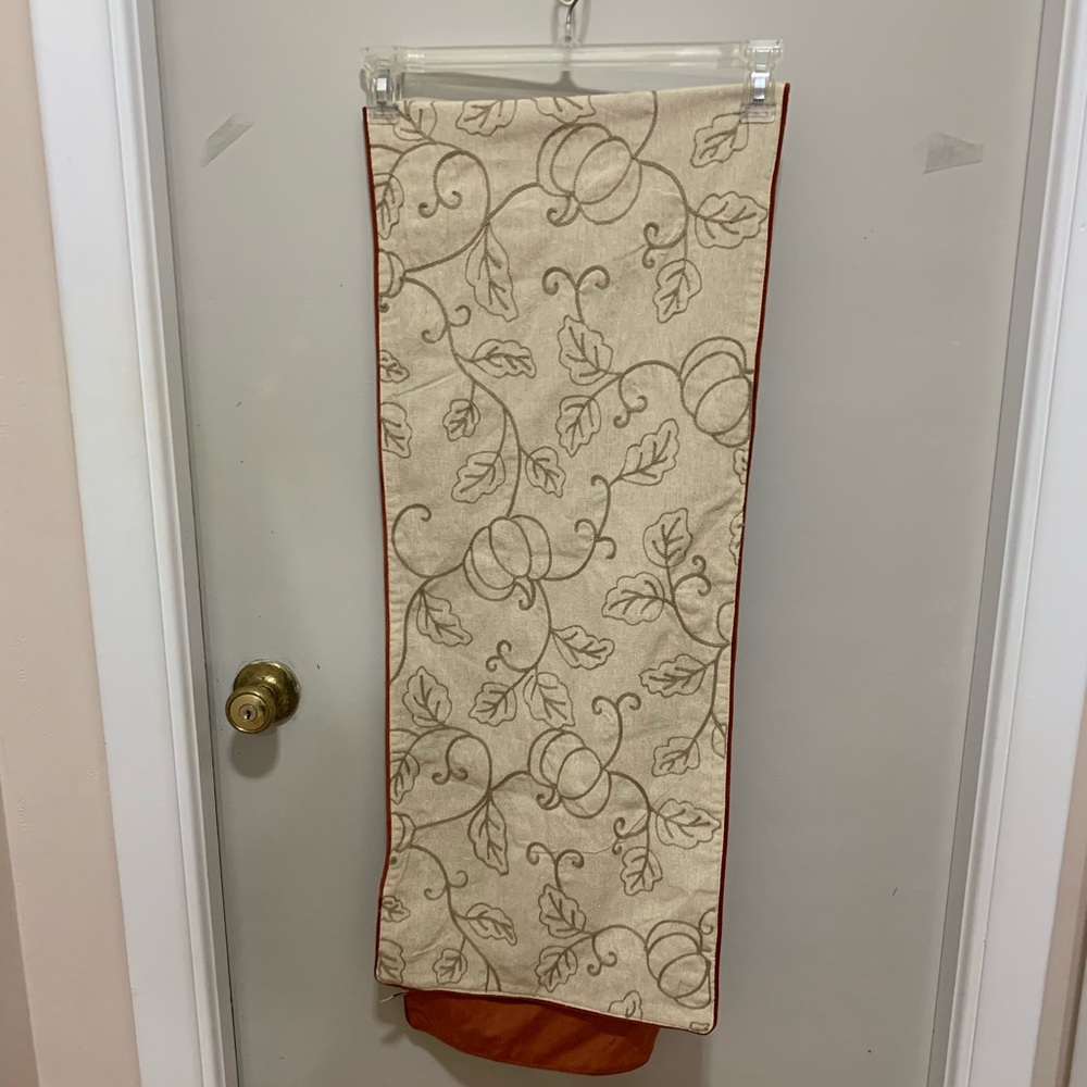 Rachel Ashwell table runner The Prarie Fall design